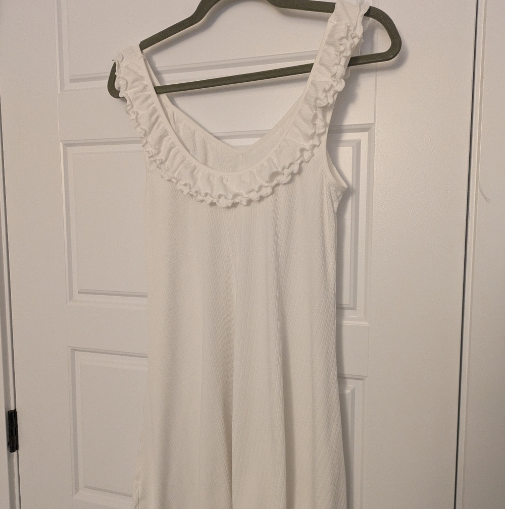 White Feminine Ruffle Collar Dress - Picture 11 of 11